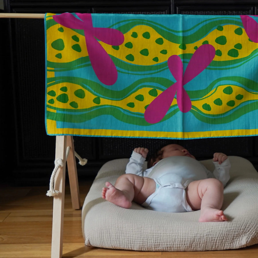 Art Play Silk Sensory Scarf: Dots and Friends