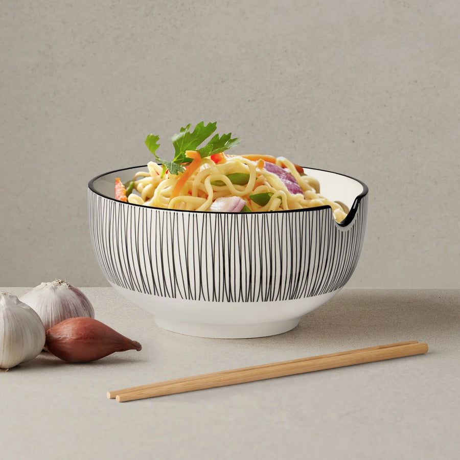 Kiri Porcelain Noodle Bowl with Chopsticks - Black Line