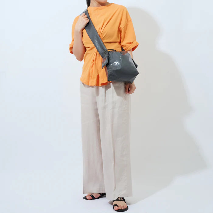 Mate-Mono Tekateka Shoulder Bag: Charcoal